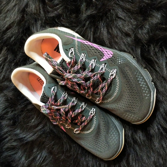 COPY - Nike Zoom Terra Kiger - Picture 2 of 8